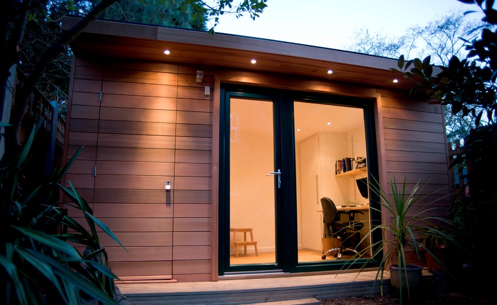 Garden Office with Storage, London - Contemporary - Home Office