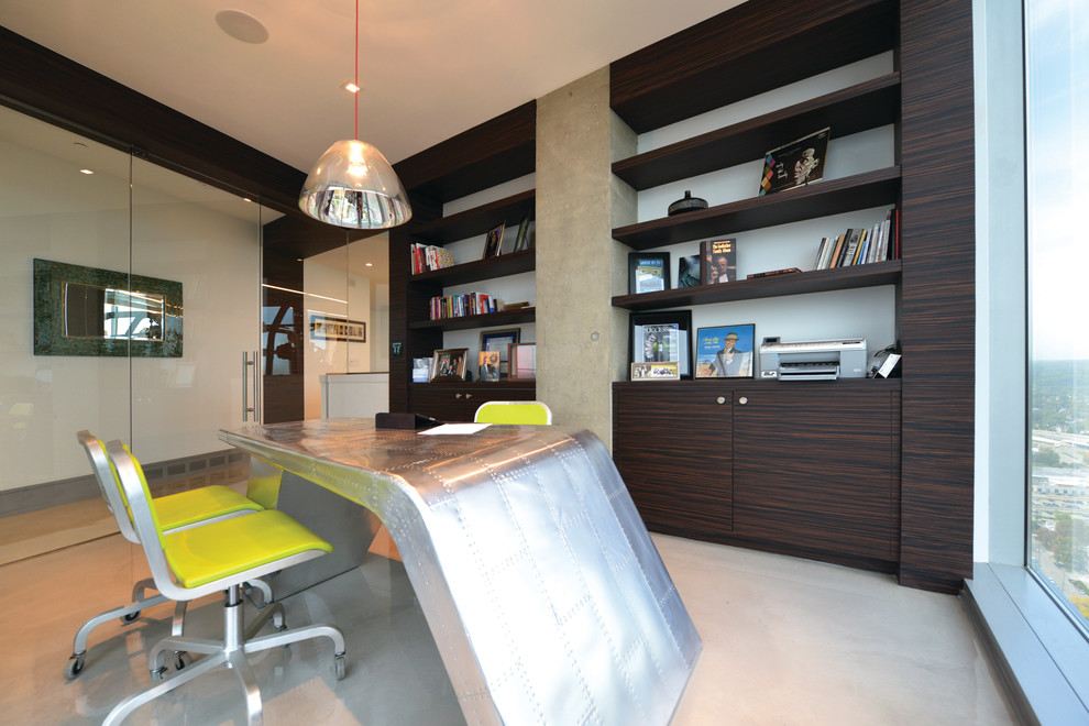 Home office - modern home office idea in Grand Rapids