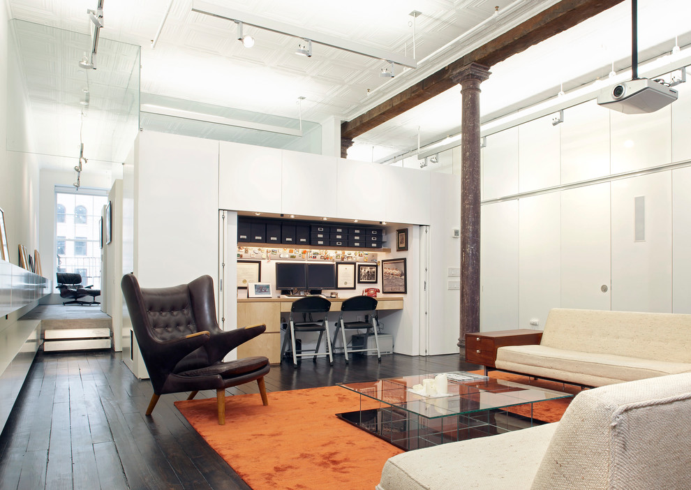 Пример оригинального дизайна: кабинет в стиле модернизм с встроенным рабочим столом