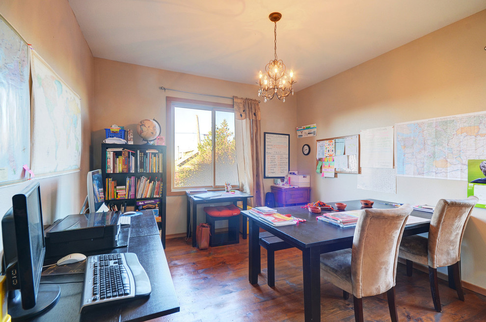 Arts and crafts home office photo in Seattle