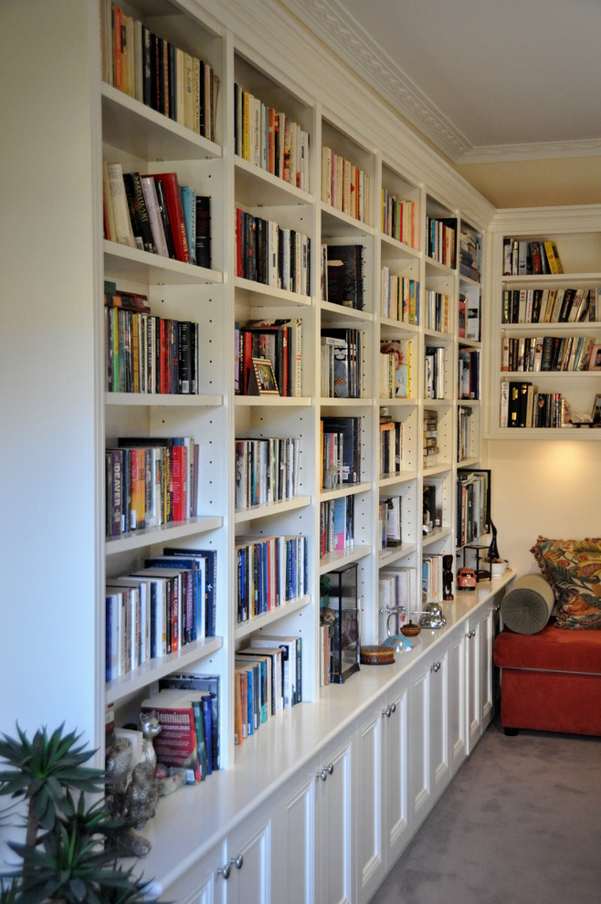 メルボルンにある中くらいなヴィクトリアン調のおしゃれなホームオフィス・書斎 (ライブラリー) の写真