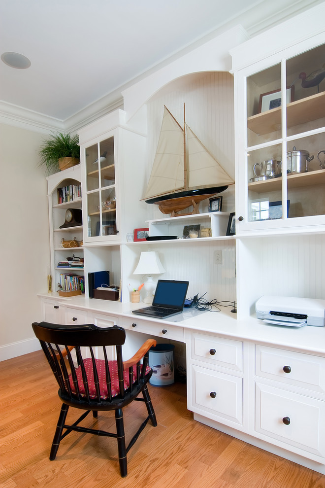 Home office - home office idea in Los Angeles