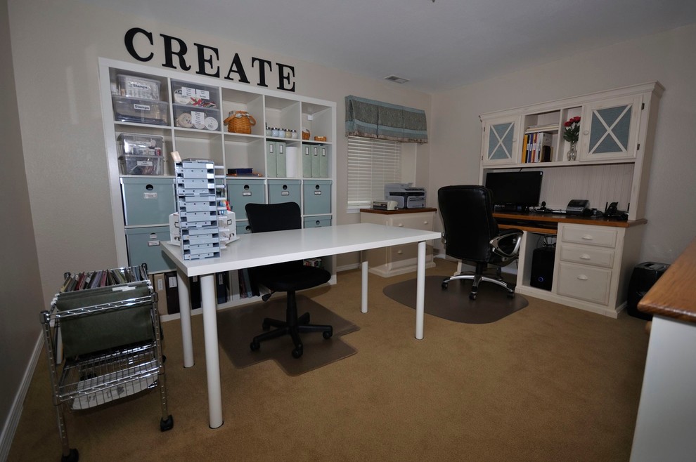 Example of a minimalist home office design in Denver