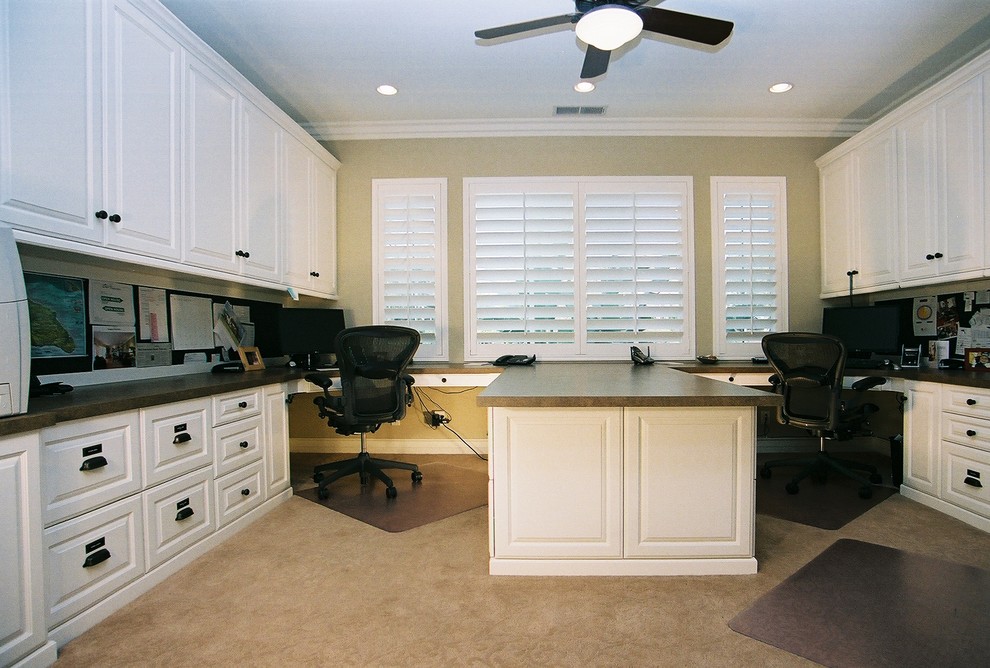 Mid-sized elegant home office photo in Orange County