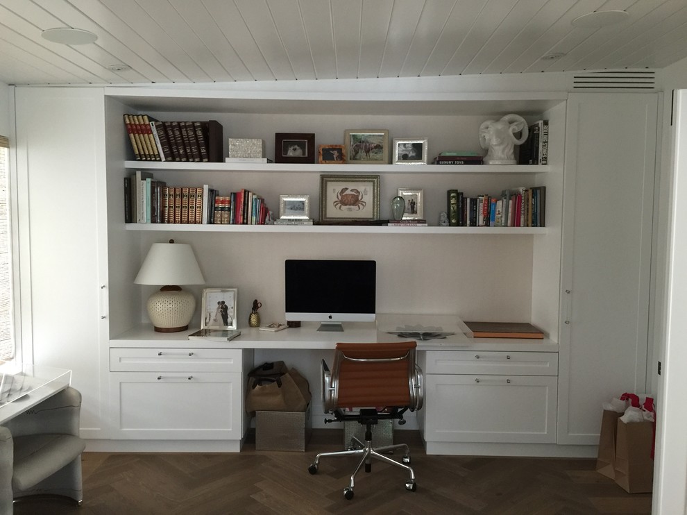 Home office - modern home office idea in Miami