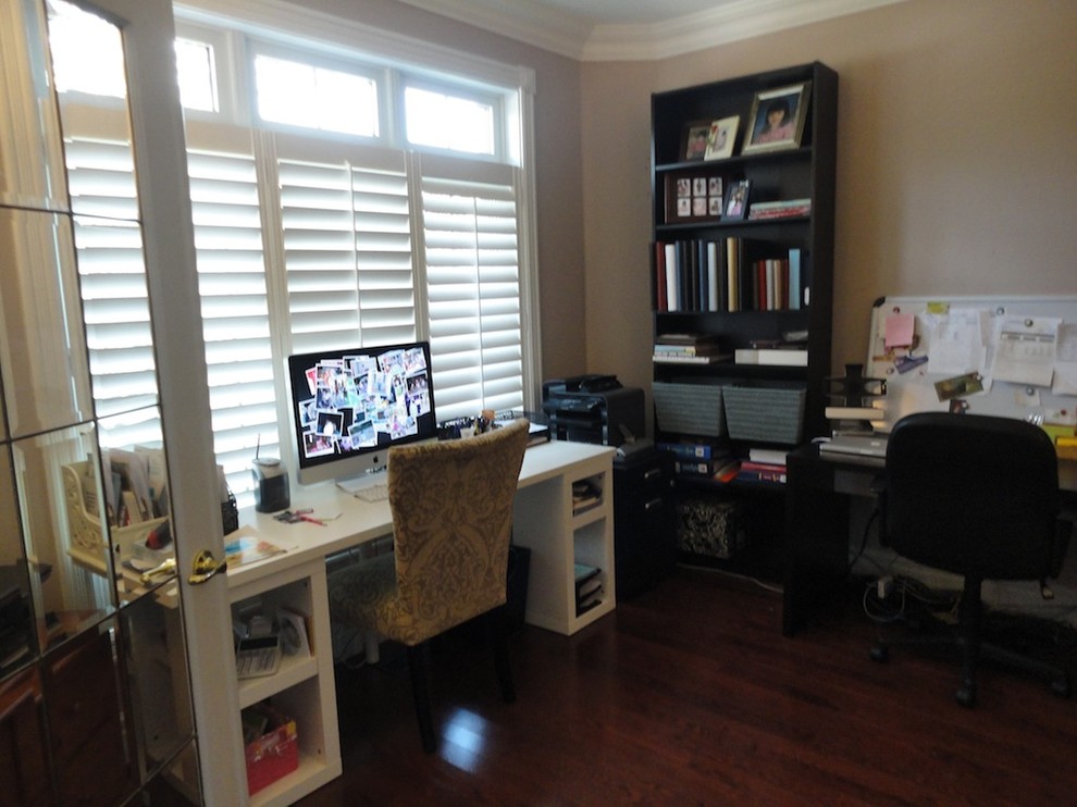 Home office - traditional home office idea in Toronto