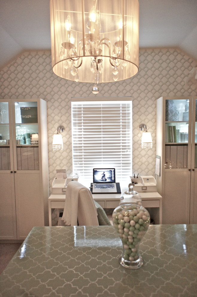 Photo of a classic home office in Dallas.