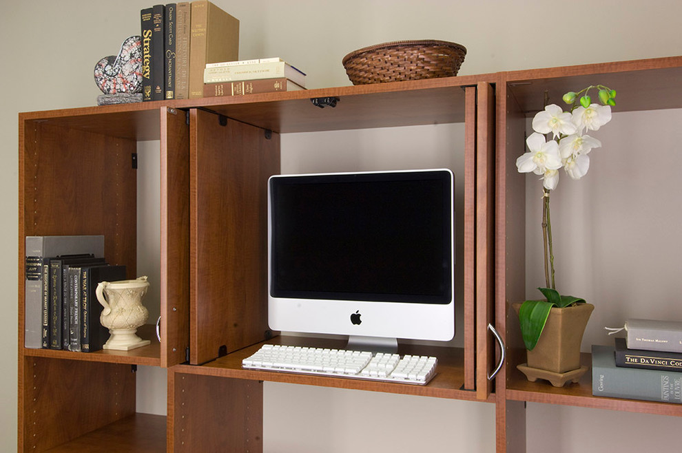 Example of a home office design in Chicago