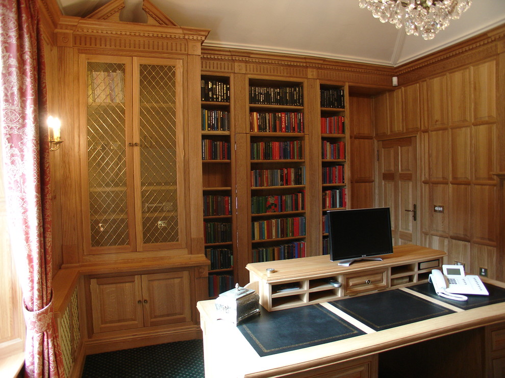 Photo of a classic home office in Oxfordshire.