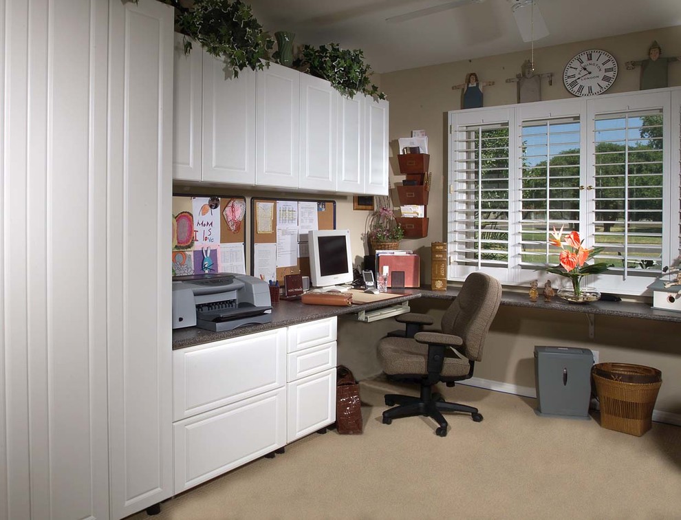 Home office - traditional home office idea in Calgary