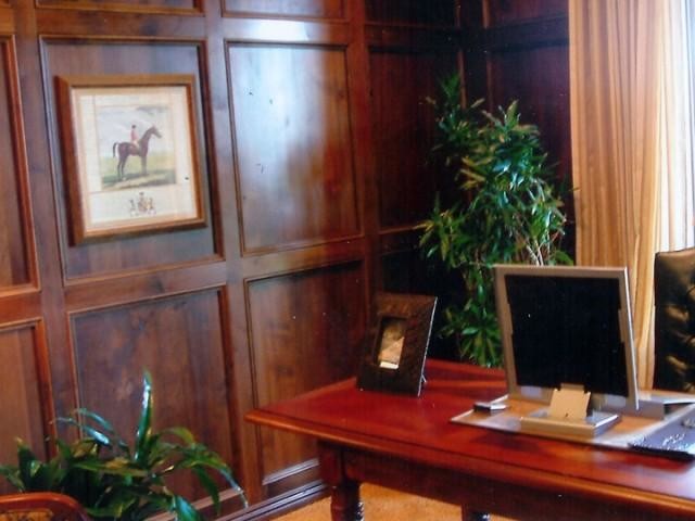ソルトレイクシティにあるトランジショナルスタイルのおしゃれなホームオフィス・書斎の写真