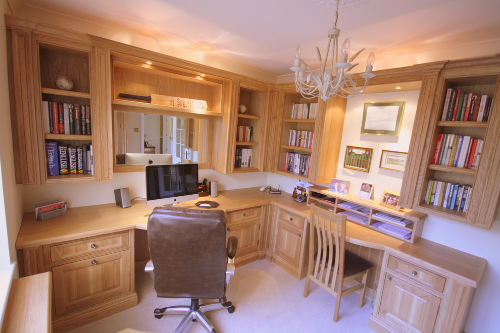 Inspiration for a timeless home office remodel in Oxfordshire