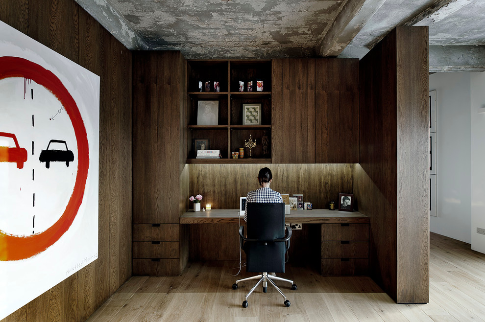 Свежая идея для дизайна: кабинет в стиле лофт - отличное фото интерьера