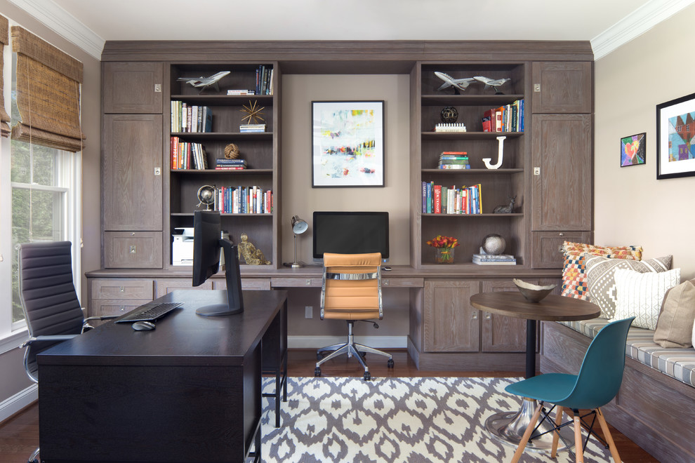 ワシントンD.C.にあるトランジショナルスタイルのおしゃれなホームオフィス・書斎の写真