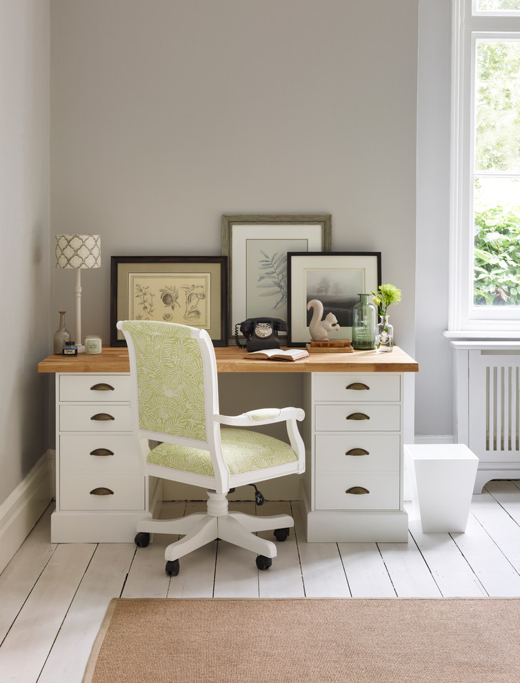 Inspiration for a medium sized contemporary home office in Hampshire.