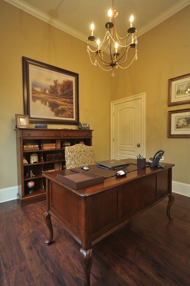 Inspiration for a traditional home office in Miami.