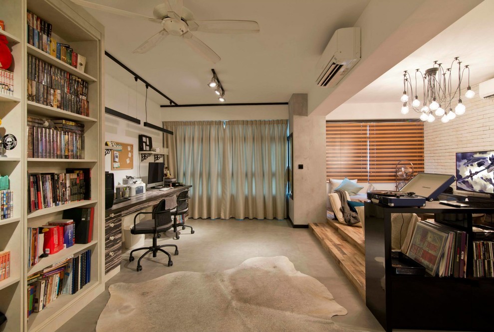 Inspiration for a home office remodel in Singapore