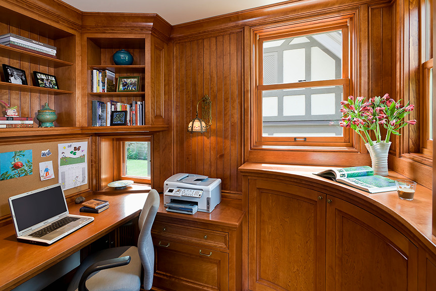 ミネアポリスにあるトランジショナルスタイルのおしゃれなホームオフィス・書斎の写真