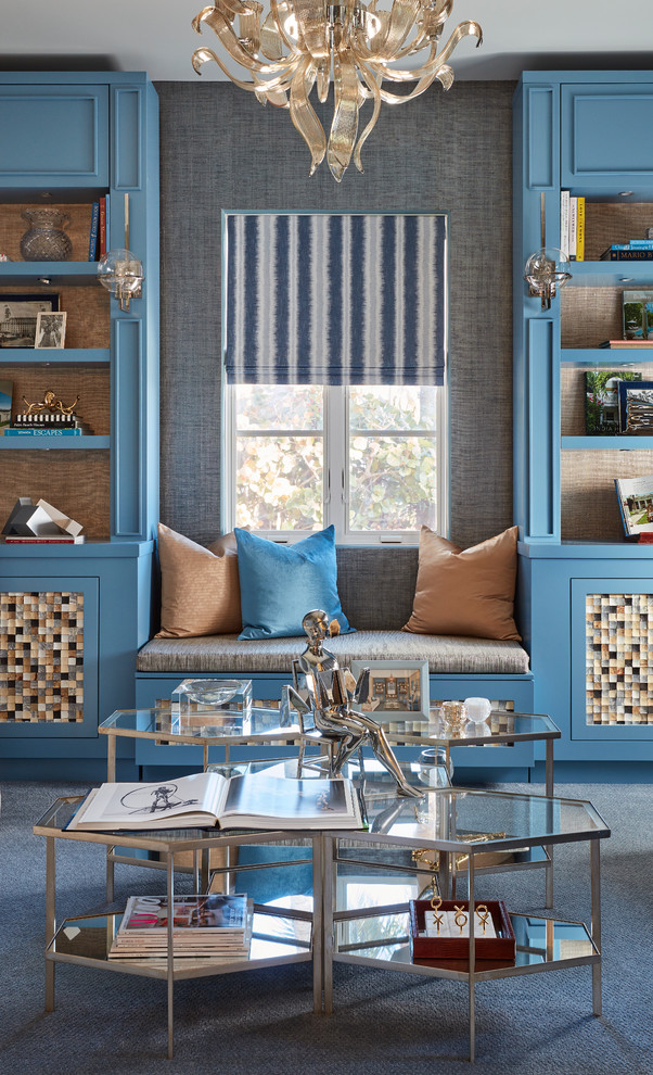 На фото: большой кабинет в стиле неоклассика (современная классика) с синими стенами, ковровым покрытием, встроенным рабочим столом и синим полом