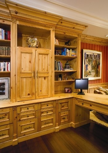 Traditional home office in Philadelphia.