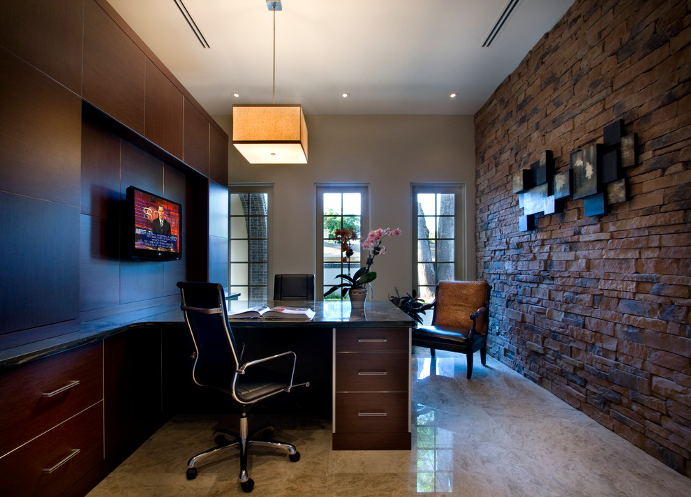 Inspiration for a contemporary home office in Orlando.