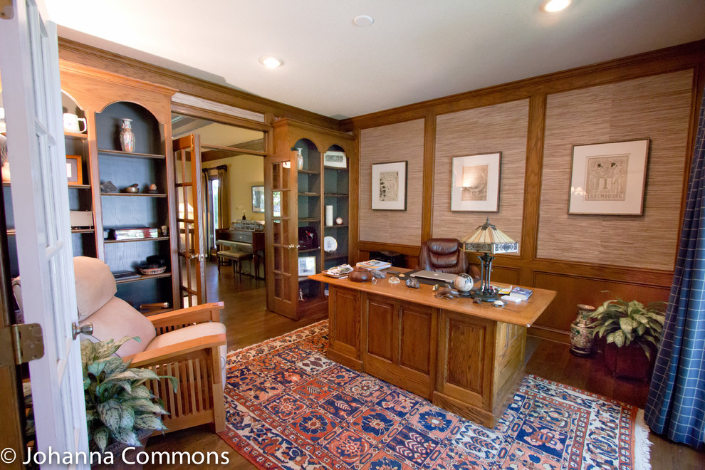 Inspiration for a traditional home office in Kansas City.