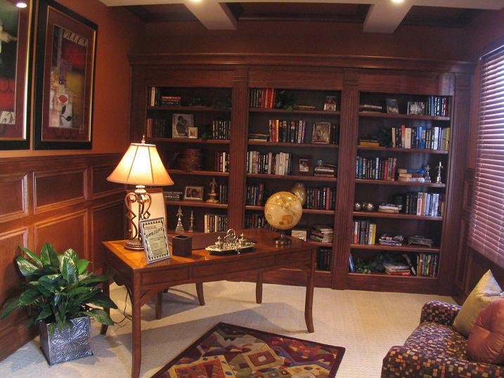 Inspiration for a classic home office in Indianapolis.