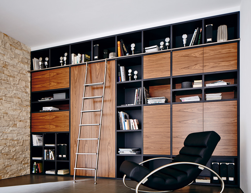 Inspiration for a modern home office in Miami.