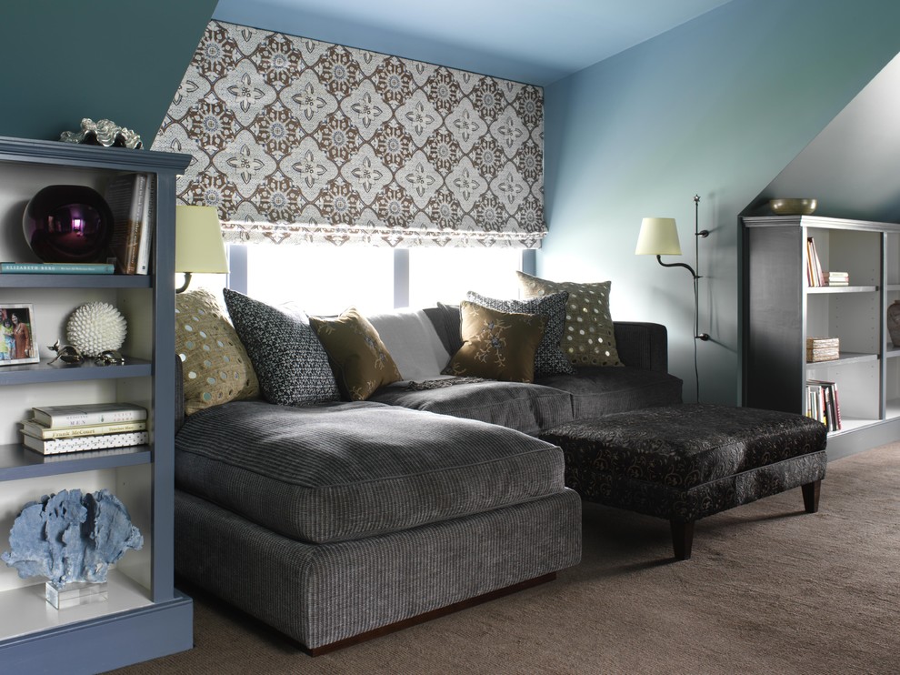 Источник вдохновения для домашнего уюта: большой кабинет в морском стиле с синими стенами и ковровым покрытием без камина