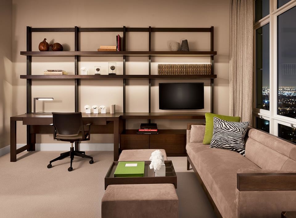 Design ideas for a contemporary home office in Chicago.
