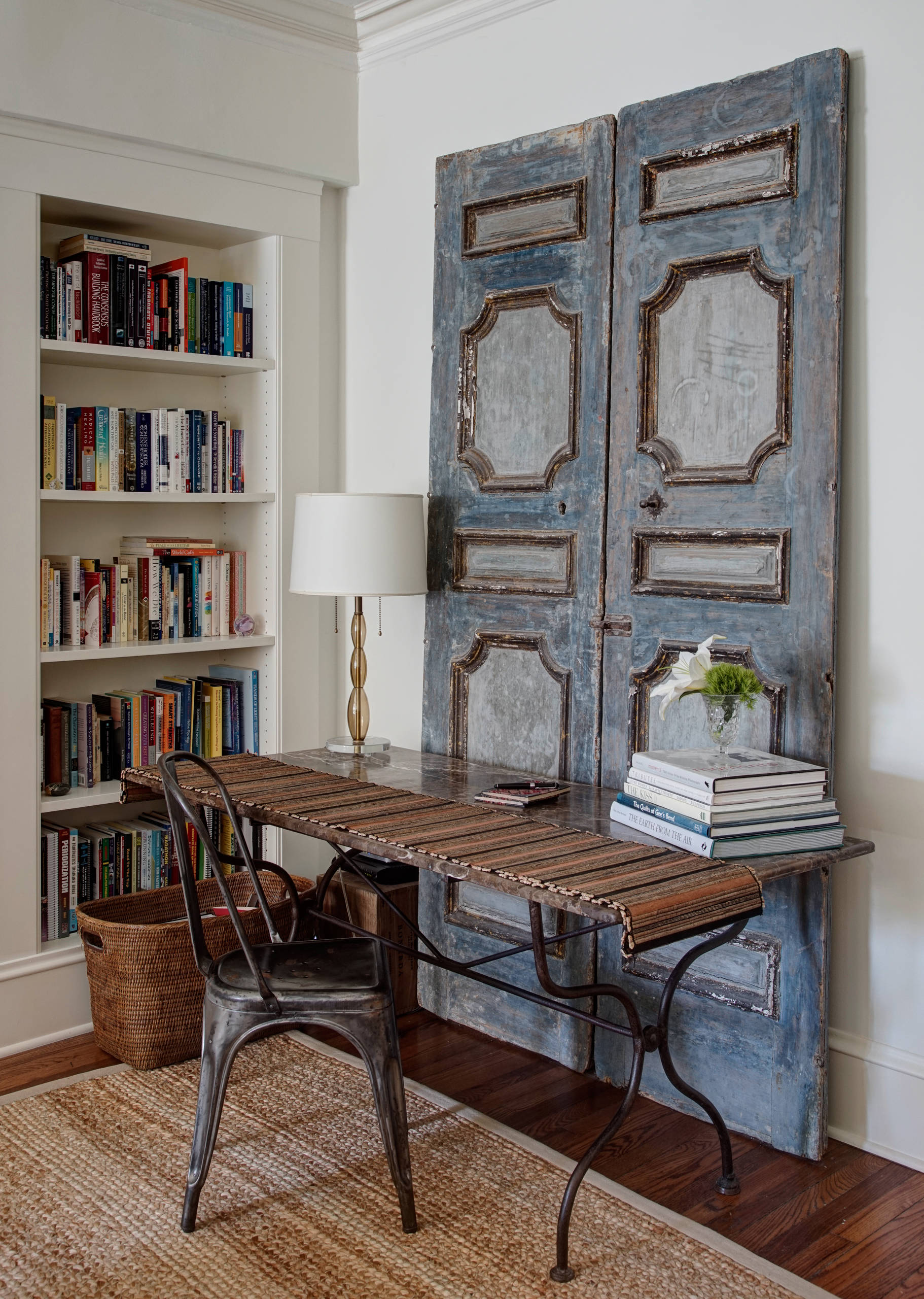 11 Ideen, wie Sie aus alten Türen neue Möbel machen