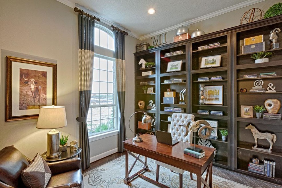 Design ideas for a traditional home office in Houston.