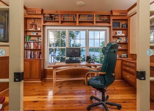 ポートランド(メイン)にあるカントリー風のおしゃれなホームオフィス・書斎の写真