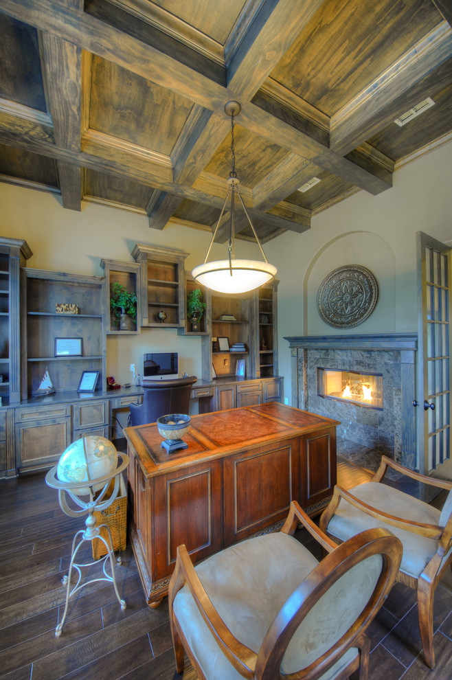 Tuscan home office photo in Austin