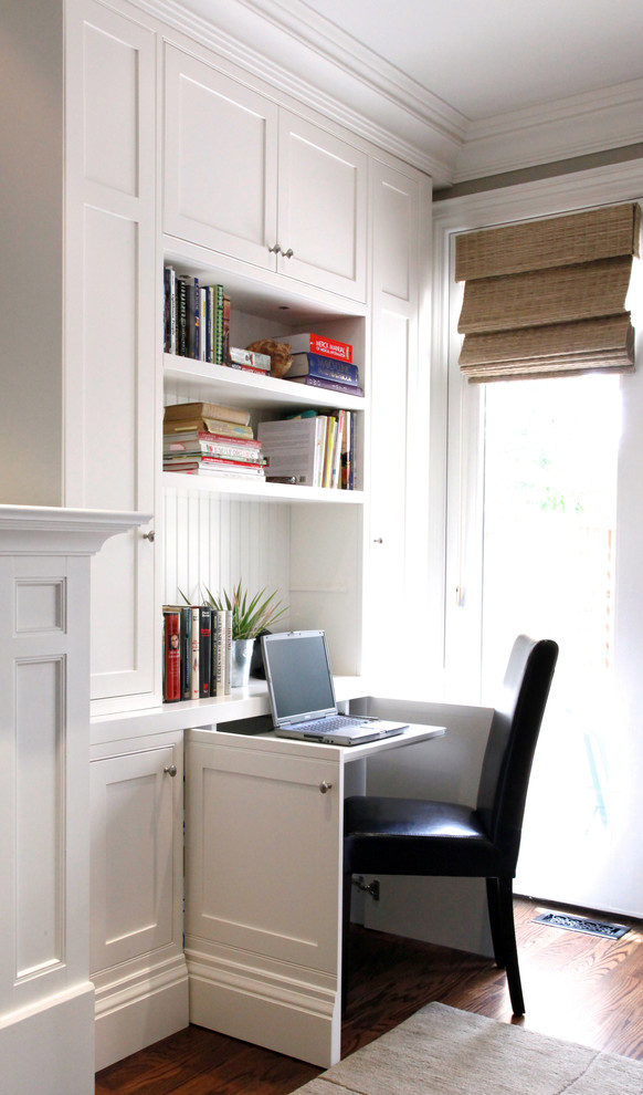 Traditional home office in Toronto.