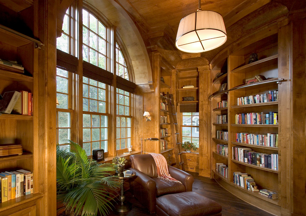 ミネアポリスにあるトラディショナルスタイルのおしゃれなホームオフィス・書斎の写真
