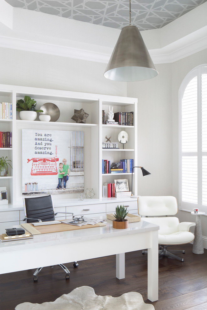 Home office - traditional home office idea in Miami