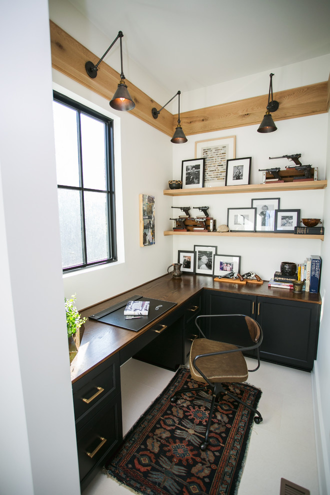 Design ideas for an urban home office in Indianapolis.