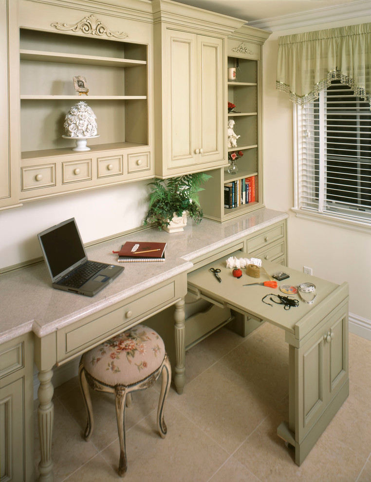 Example of a classic home office design