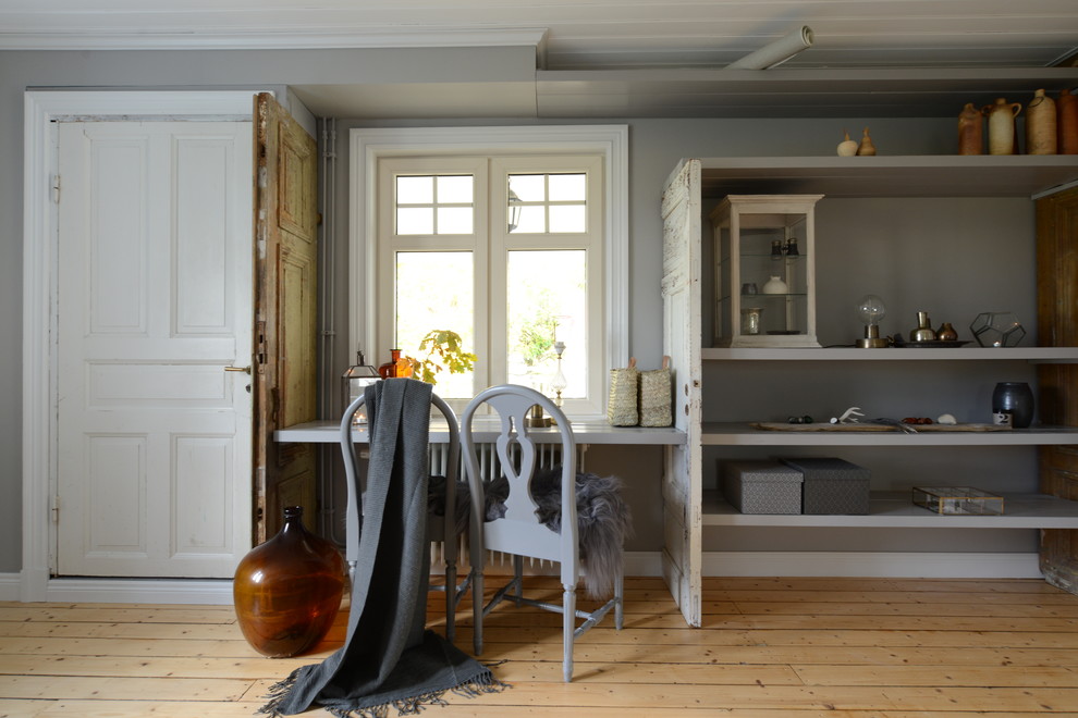 Design ideas for a rural home office in Gothenburg.