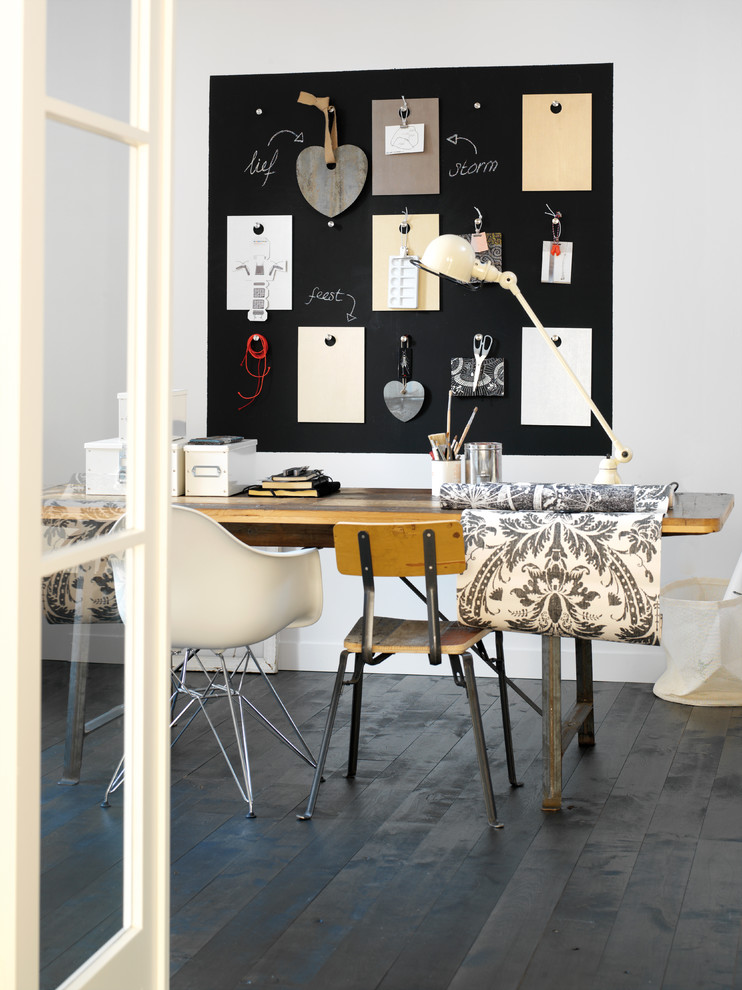 Home office - scandinavian home office idea in Berkshire