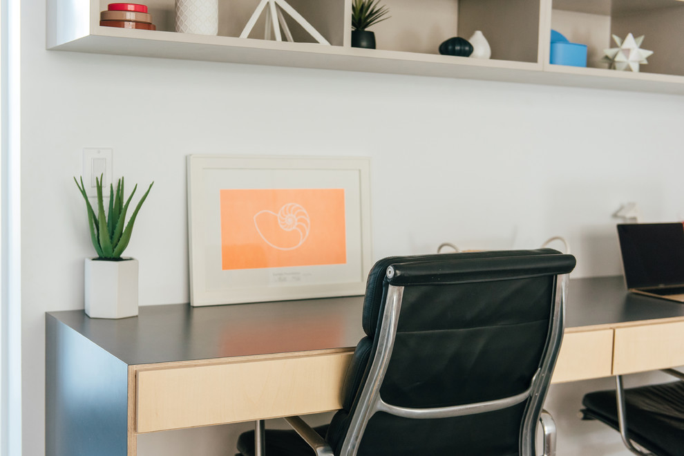 modern beach cottage / lantern village, dana point Midcentury Home