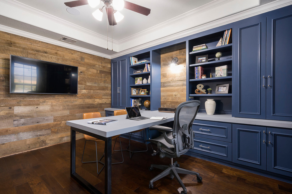 This is an example of a classic home office in Houston.