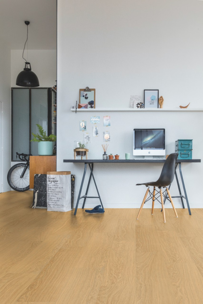 Inspiration för moderna arbetsrum, med vinylgolv och beiget golv