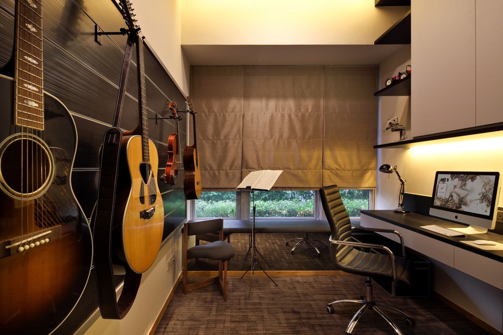 シンガポールにあるコンテンポラリースタイルのおしゃれなホームオフィス・書斎の写真