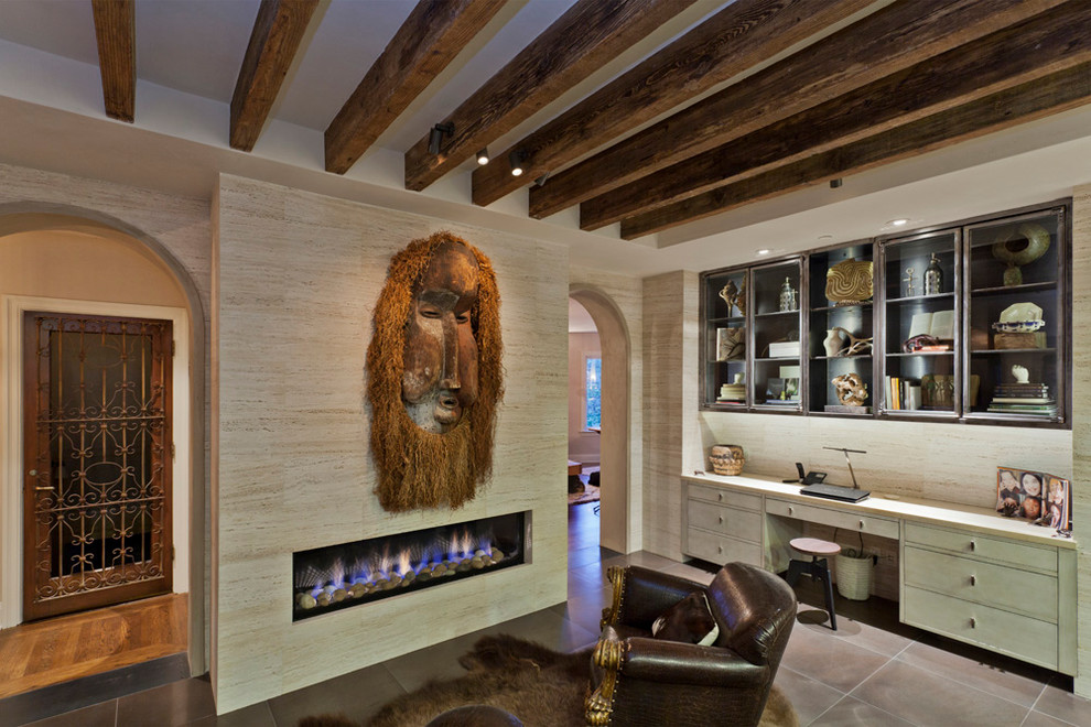 サンフランシスコにあるエクレクティックスタイルのおしゃれなホームオフィス・書斎 (造り付け机、横長型暖炉、ベージュの床) の写真