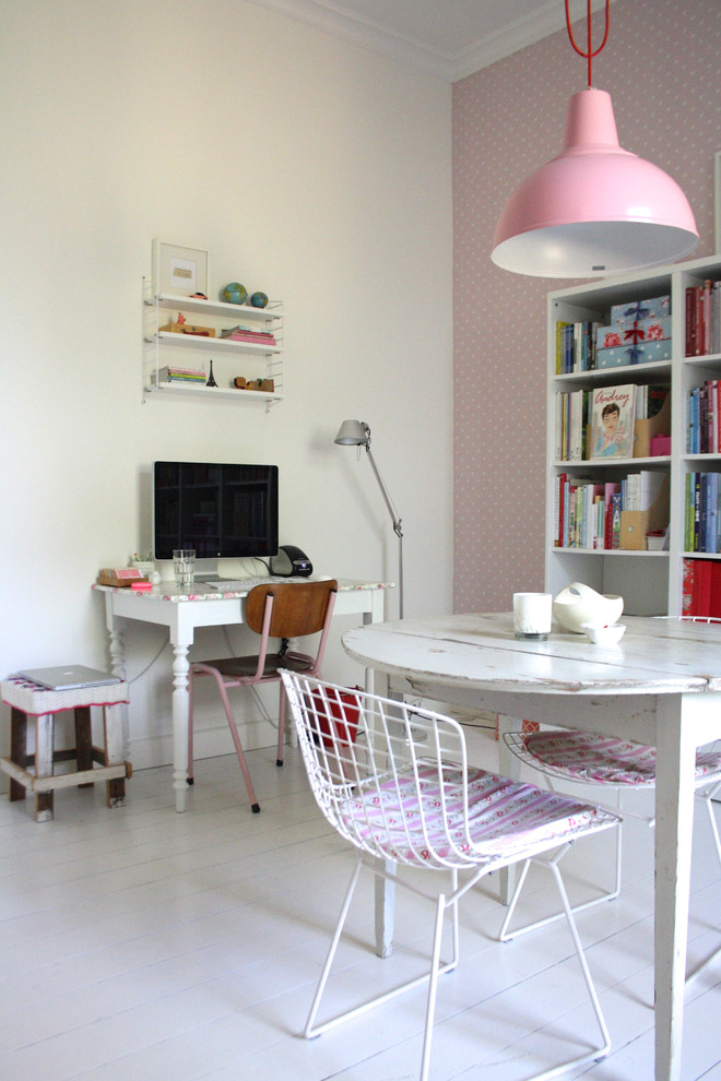 Inspiration for a shabby-chic style home office remodel in Amsterdam