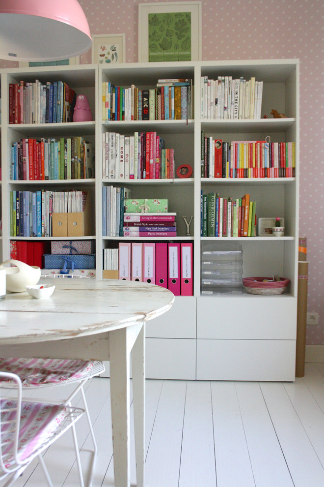 アムステルダムにあるシャビーシック調のおしゃれなホームオフィス・書斎の写真
