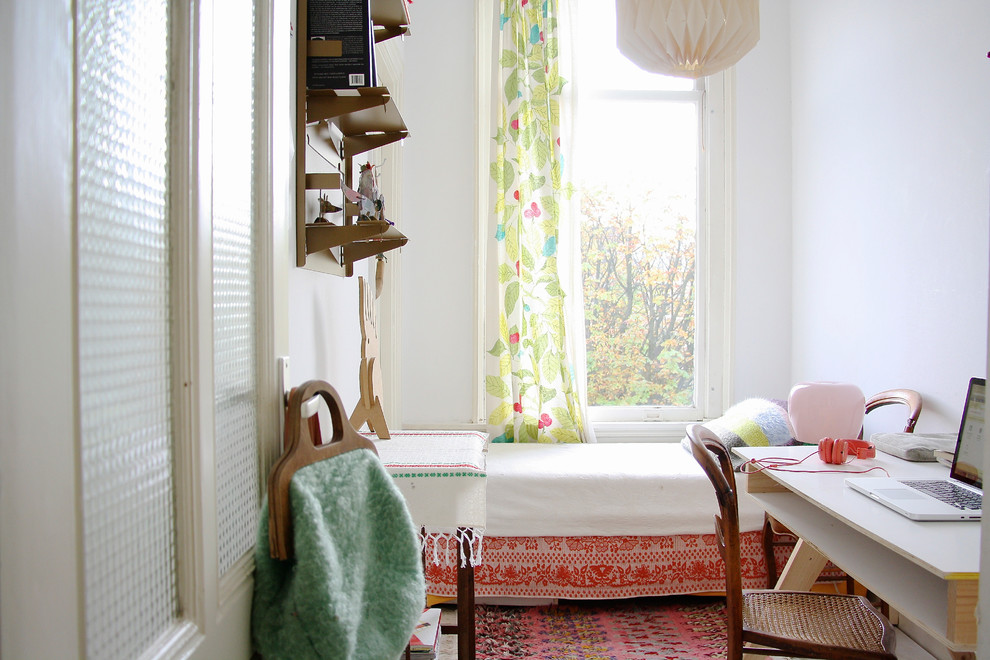 アムステルダムにある北欧スタイルのおしゃれなホームオフィス・書斎の写真