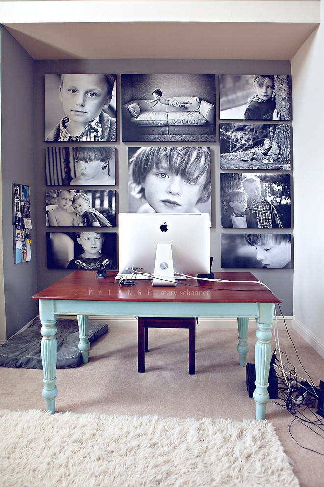 Inspiration for a contemporary home office in Dallas.